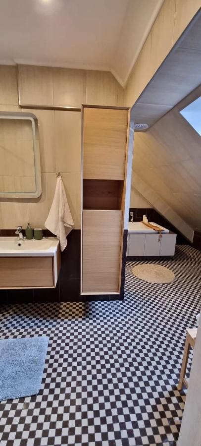 Apartament W Centrum - Nasze Poddasze Ustrzyki Dolne Bagian luar foto