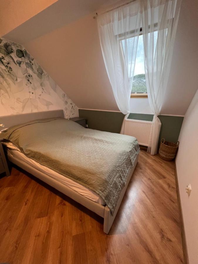 Apartament W Centrum - Nasze Poddasze Ustrzyki Dolne Bagian luar foto