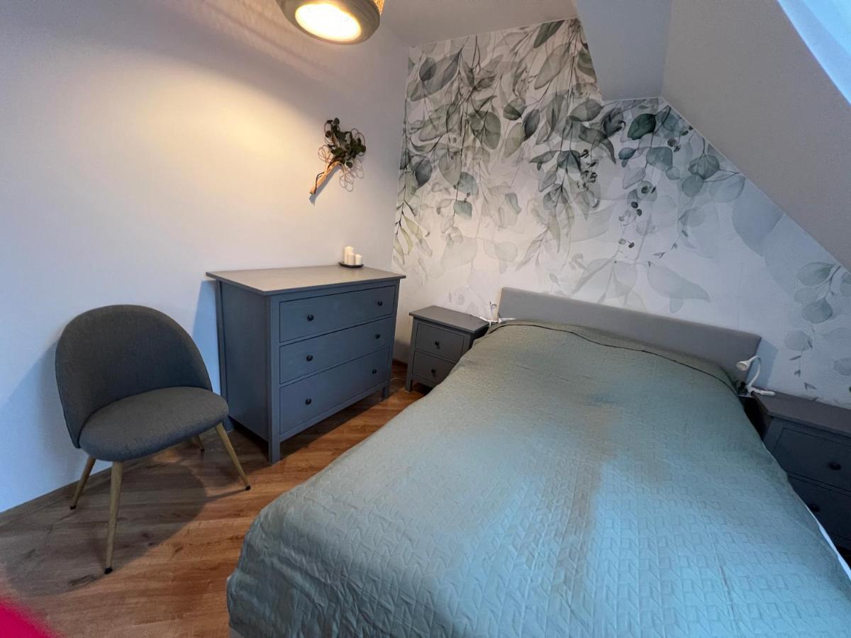Apartament W Centrum - Nasze Poddasze Ustrzyki Dolne Bagian luar foto